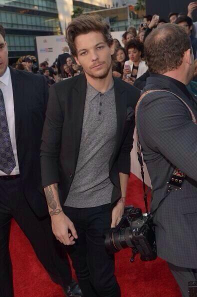 nycgdrstyles's tweet photo. @nycgdrlouis ma vogliamo parlare di quanto sei etero qui? :) http://t.co/gwPGuAXwkx