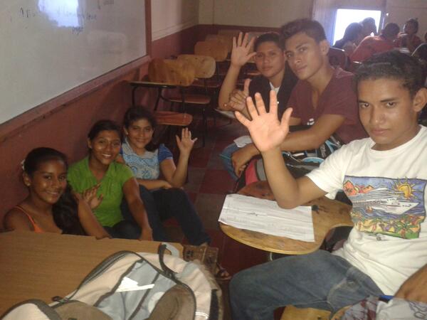 UlisesAlaniz87's tweet photo. Thanks for talking to us @EmbPowers #accessleon #stemnica @StemInAccess #steminaccess @accessnicaragua http://t.co/VUwgxstnZL