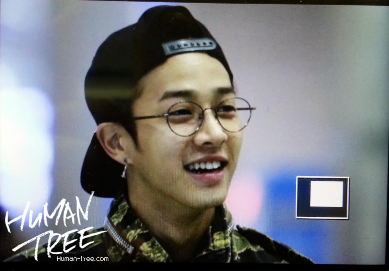 BaHMt9FCcAAFVyM.jpg:large