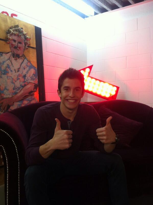 marcmarquez93's tweet photo. A punto de entrar "En el Aire" con @Buenafuente !!! 😁 http://t.co/SSRERGr8aa