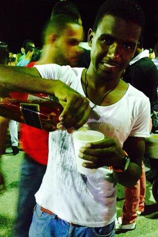 yuderson247's tweet photo. Ativo con lo negro. http://t.co/q6kwhjTsBU
