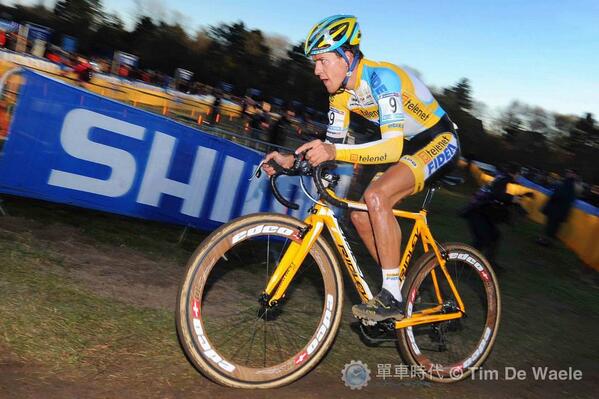 OSEOUS's tweet photo. OSEOUS Carbonwheels also Available for Cyclo-Cross!! @EDCOengineering @OSEOUS http://t.co/APMbysBDyK