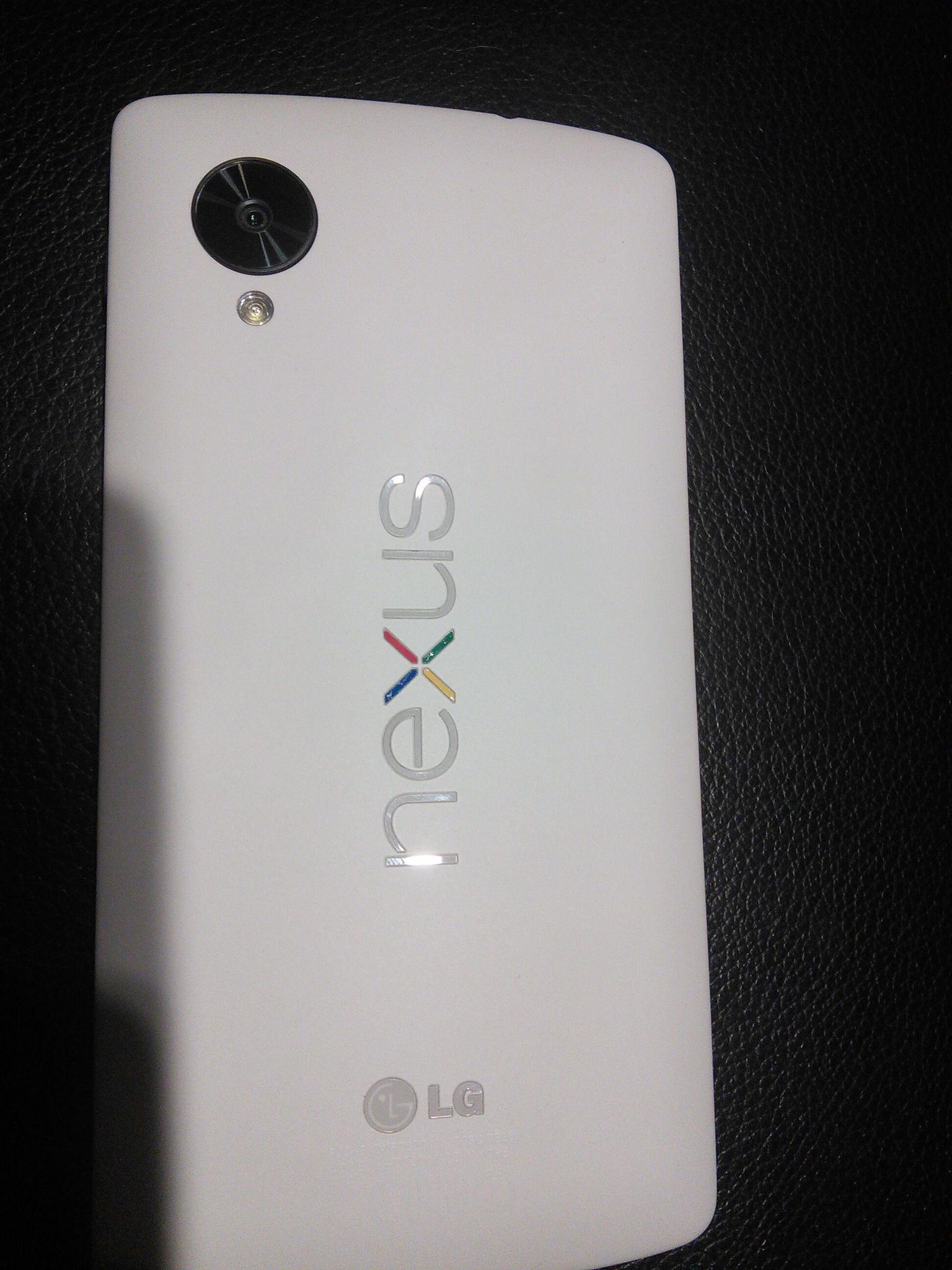 BaHwloxCQAAsVY6.jpg:large