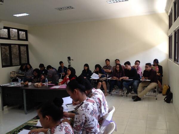 Suporter dari TIM delegasi Debat Nasional #chamber4 #debnas #DLF2013