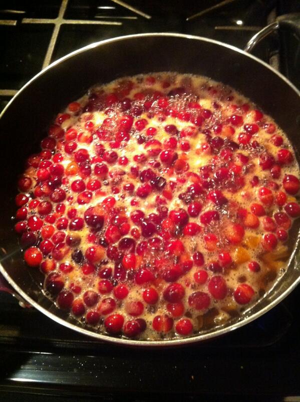 mel_san0291's tweet image. First of many experiments! #cranberrysauce #allnatural #notprocessed
