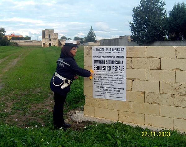Mesagne's tweet photo. Polizia Locale: denunciato 69/enne per abusivismo edilizio a Mesagne - http://t.co/aMz0hnxNfW http://t.co/O2v4AoVBDx