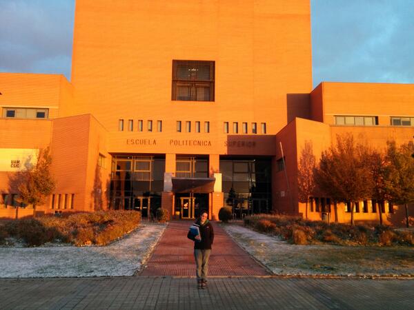PenchoNF's tweet photo. #WINTERisCOMING to EPS @JuliaLlanosA http://t.co/gMeb725cMT