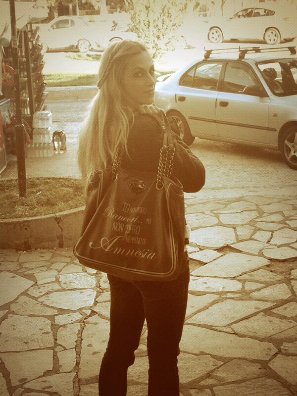 doretta3123's tweet image. The bag has spoken!!! Την αγαπώ!!!#ActandReact #LePandorine