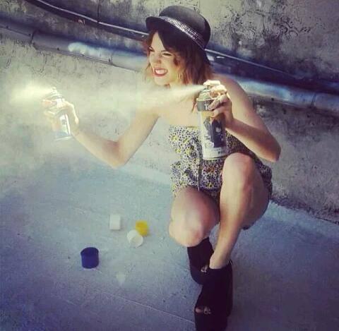 MartinaPinamar's tweet photo. @TiniStoessel con grafitiss para revista gente http://t.co/h1EuVz5g82
