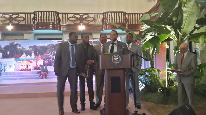 BaLSiqDIgAALtGu.jpg:large