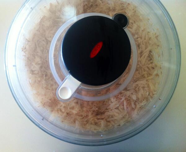 OXO's tweet image. Making latkes for #Thanksgivukkah? Use a salad spinner to remove the excess water! #goodtip #crispylatkes