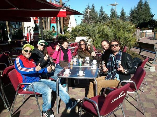 @GabriSLaVoz <a href="/SusanaSLaVoz/">Susana S. La Voz</a> @AmynataLaVoz <a href="/JordiGalanLaVoz/">Jordi Galán La Voz</a> Tardes de <a href="/lavoztelecinco/">ainara is not here</a> ,, ONE LOVE!