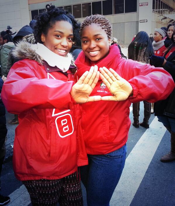 Pi Tau giving back to the NYC community with Alpha Phi Alpha Fraternity, Inc. at Port Authority ♡