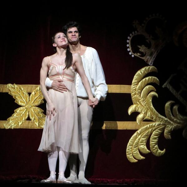 vjohnstone2's tweet photo. “@leenahassa (@_TSOARES) of Romeo and Juliet @RoyalOperaHouse. http://t.co/vfjIItiaez” love it when they leave it all on the stage!!!