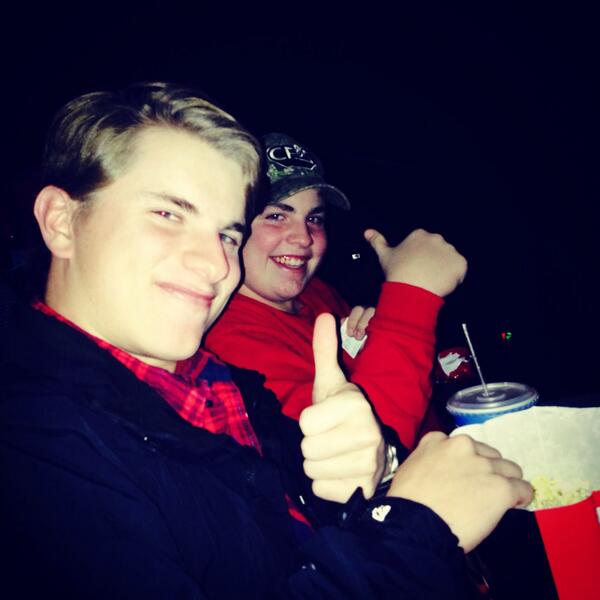 HaleyAnneAtes's tweet photo. Movie and popcorn with these cuties!! Happy Thanksgiving!!! #Frozen #cantwait http://t.co/OaXmeyy2GT