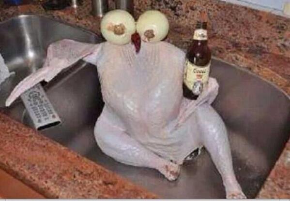 LitheAsian's tweet image. The instructions say to let the bird sit in the sink and chill for a while. Lol 

#HappyThanksgiving