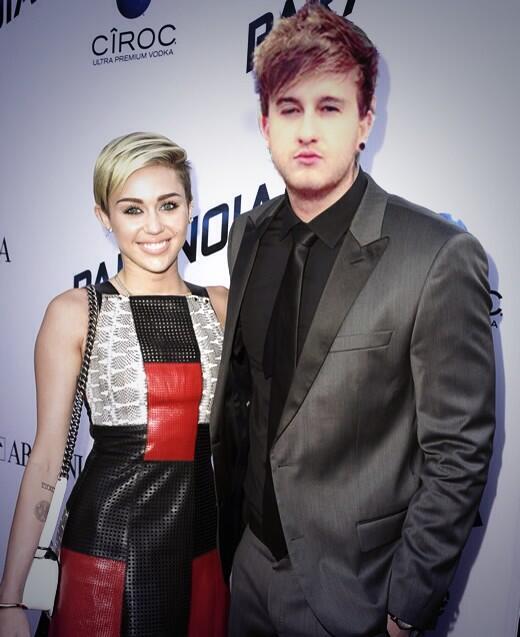 kityeh's tweet photo. Just Me and @MileyCyrus http://t.co/7LYDqLnPY7