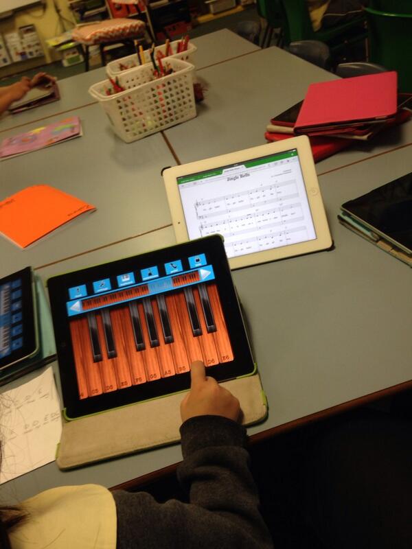 MLIS_Orange's tweet photo. #techtime music fun! Jingle bells is ringing out in our classroom. http://t.co/TTf8ifGMJC