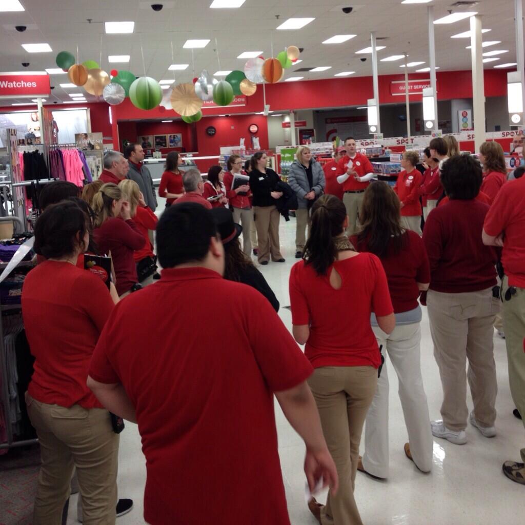 KaleyNordling's tweet photo. Ready to go at T861 Buffalo! #bestteaminretail http://t.co/1jpMHPMPR4