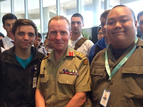 BuddhaDeFunkt's tweet photo. Me with Chief of Army Lieutenant General David Morrison! #nyld #yoloswaggalicious http://t.co/iBGSsXmEYI