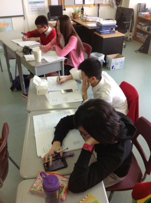 howardstribbell's tweet image. Love seeing student devices being used for learning instead of being banned #tismacao #pockettech