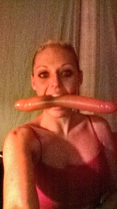 I'm online now http://t.co/fyjhM9Hpn8 http://t.co/rJKtBvRI8B