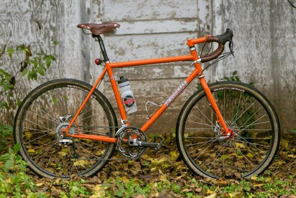 kurang mecing pake 700c tapi gengsi pake 26"? jangan khawatir, ada 650b. :D