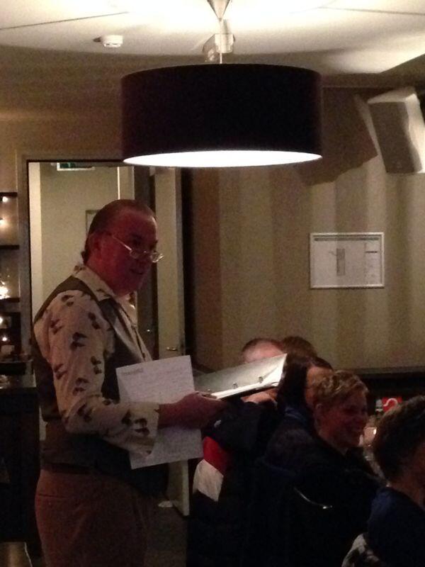 Cursus Plat Zwols is in volle gang! Onze eigen Evert van Oosten, rasechte Blauwvinger, behandelt net de weggevallen H