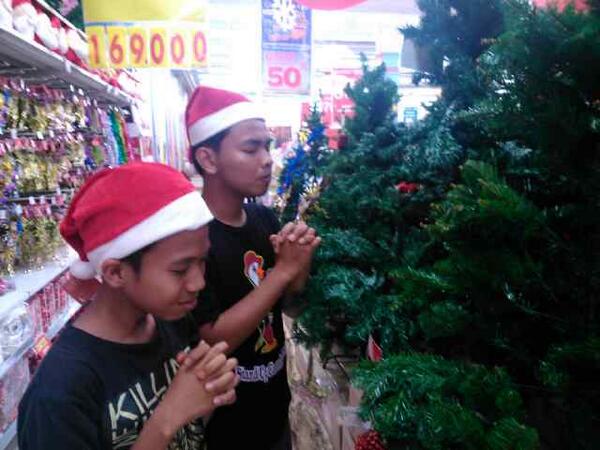 StandUpSmanseb_'s tweet photo. Natal ala Comic SMANSEB @Akun_Sayaa http://t.co/nvsTDj94fj
