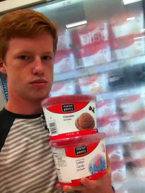 johhnydramafan's tweet photo. Thankful for all the people in the 45 minute line at Target who let me cut so i could buy my ice cream. 🍦 http://t.co/OEzRGfZ79u