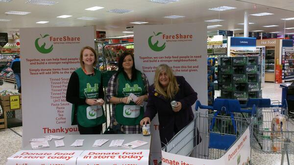 And there off for food share in Bridgend <a href="/nigel1704/">Nigel Carwardine</a> <a href="/jonesjackie1/">petra</a> @JO68661195