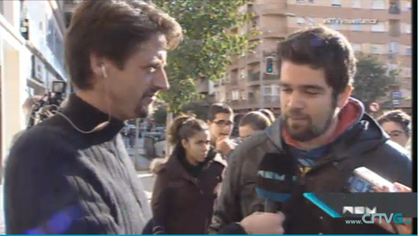 CarmelaRios's tweet photo. 11:03 La emisión de #rtvv se puede seguir en directo ahora a través de Rad.Televisión Galicia 
http://t.co/GzFCaVx1i4 http://t.co/HtLLlGn26E