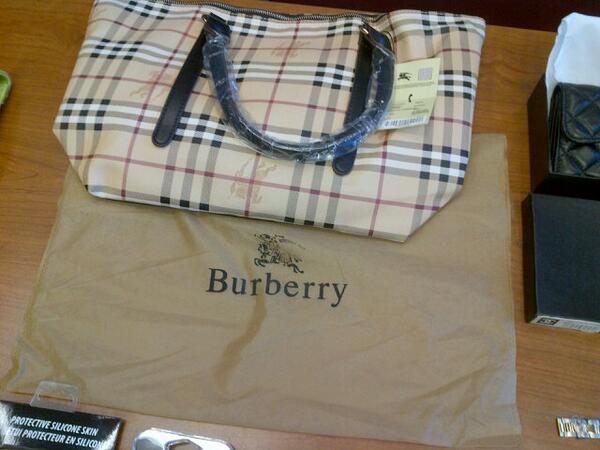 tpspix's tweet image. Burberry? Be aware that a good deal could mean a #counterfeit for Christmas @torontopolice #ProjectPACE