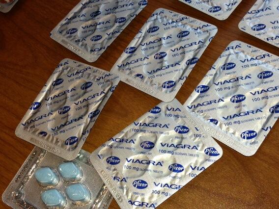 CBCsteph's tweet image. Counterfeit Viagra. @torontopolice financial crimes unit seizure. @tpsfcu #projectpace @reganfcu @hegartyfcu