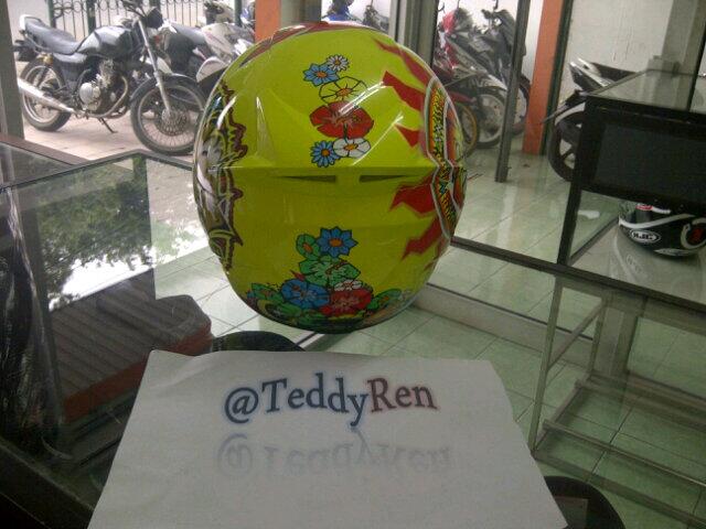 Terjual Helm AGV k3 dan GP-tech harga MIRING ukuran 