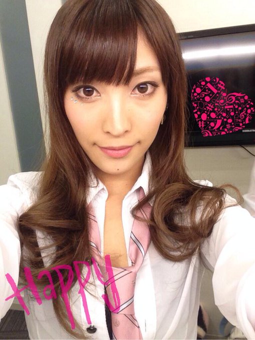me-me*ワンマンライブありがとうございました！ みんなと素敵な夜を過ごさせていただいた（*＾3＾）/～☆楽しかったです！！！ みなさんにもハッピーが届いてますように♡ ありがとう！！！！！ http://t