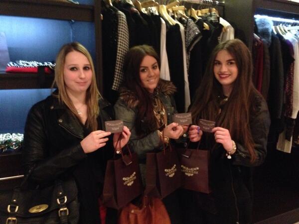 lovenichestyle's tweet photo. Hitting the streets with our #stylecards. On a hunt #stylemission - fab ladies from team #loveniche. Did u get 1? http://t.co/skciKq8j7q