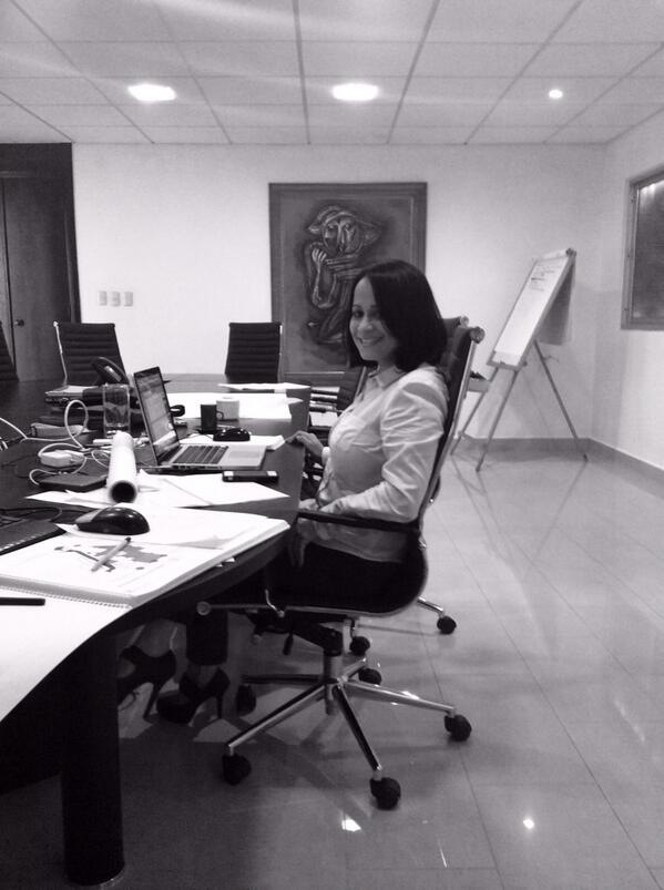 ingridabreu01's tweet photo. #bendecida#loquemuevemivida#mitrabajo#feliz#Dioseslomaximo http://t.co/Xv3fVarqOz