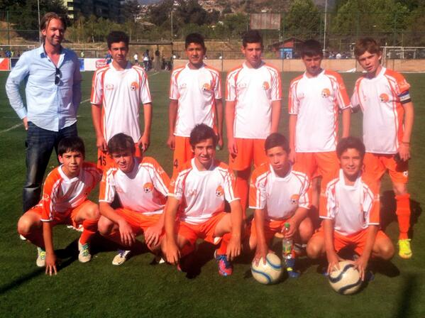 nmchicureo's tweet image. La Naranja Mecánica de #chicureo Sub-15 igualo ayer 4-4 contra los profesionales de Barnechea en un partidazo.