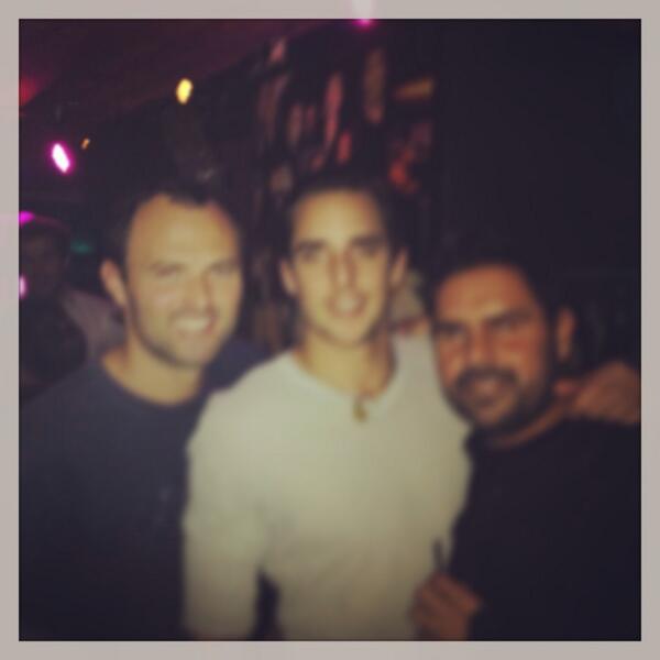 Dodo_Kev's tweet photo. Amour fou, Amour flou 
#amigos #tudotranquilotudobem http://t.co/qM0CftwtE5