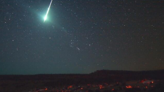 runews's tweet photo. in 32 days.... #isoncomet http://t.co/2KQIYLO3bk