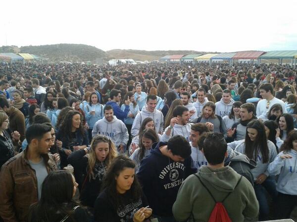 DeleEducaUmu's tweet photo. Así estuvimos ayer! #EducacionSiQueSabePegarselas http://t.co/wYxTxSetJG