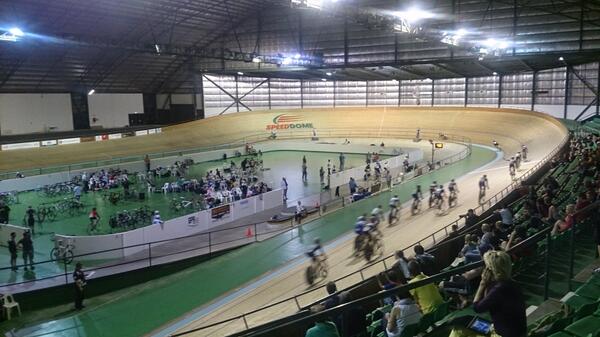 mattBurton_1's tweet photo. Fan in the stand @ #statescratchrace.  Friday night roastem @jacksonmawby. Another quality call @PoynerMatt http://t.co/tuQbSAJmdA