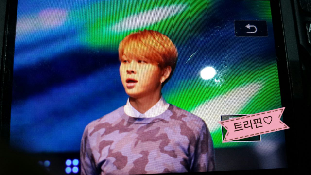 BaPgvdhCcAA03jh.png:large