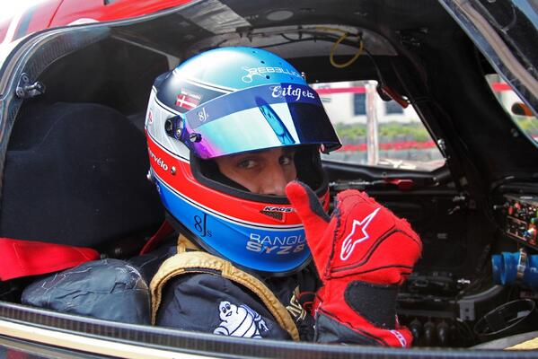 BAH_Int_Circuit's tweet image. #RT to win @RebellionRacing @nico_prost signed gloves as used at @FIAWEC #6hBAH #Unique