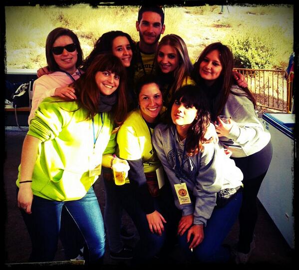 mmarselino's tweet photo. Delegación de fiestas!!! http://t.co/DBjnunwbxU