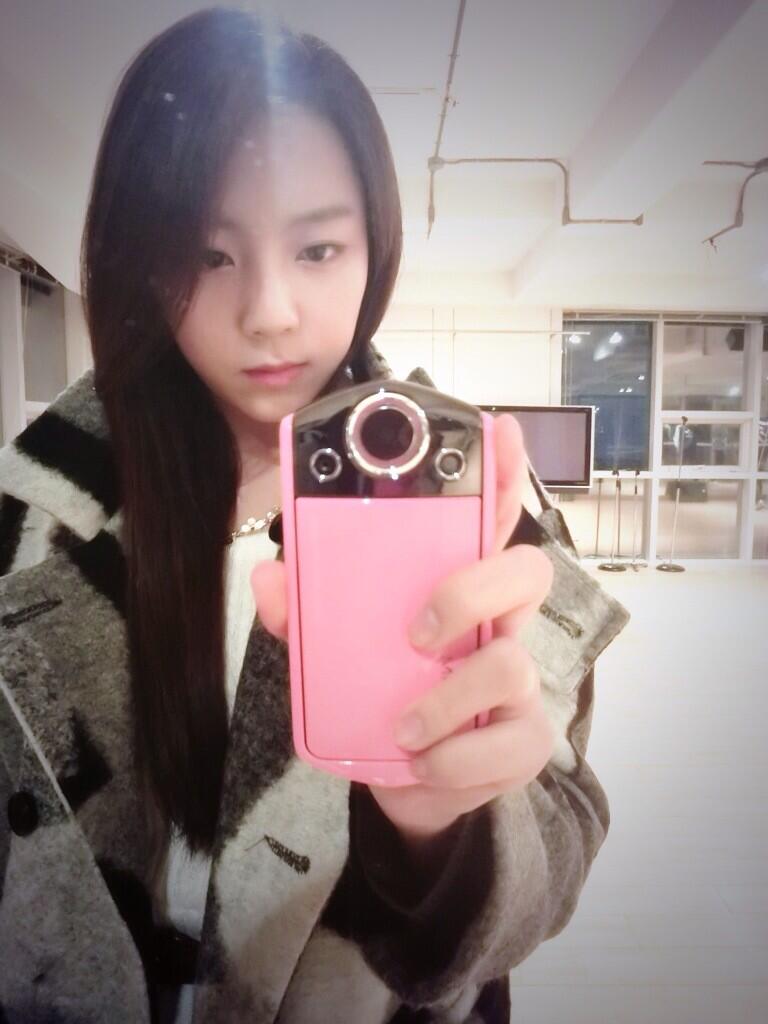 BaPrbb6CcAAds8k.jpg:large