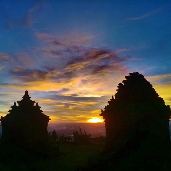 Sunset di Candi Ijo - EXPLORE ALL SIDE