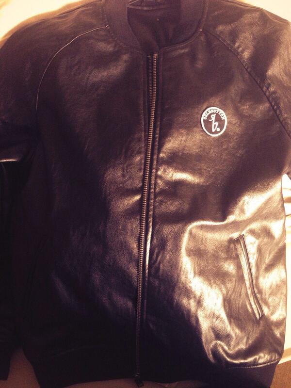Goldbuttonuk tweet picture
