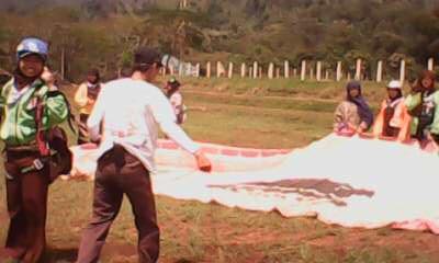 23meon's tweet photo. saaat memakaiii baju pramukaaa :^) http://t.co/hjkLchC8t1